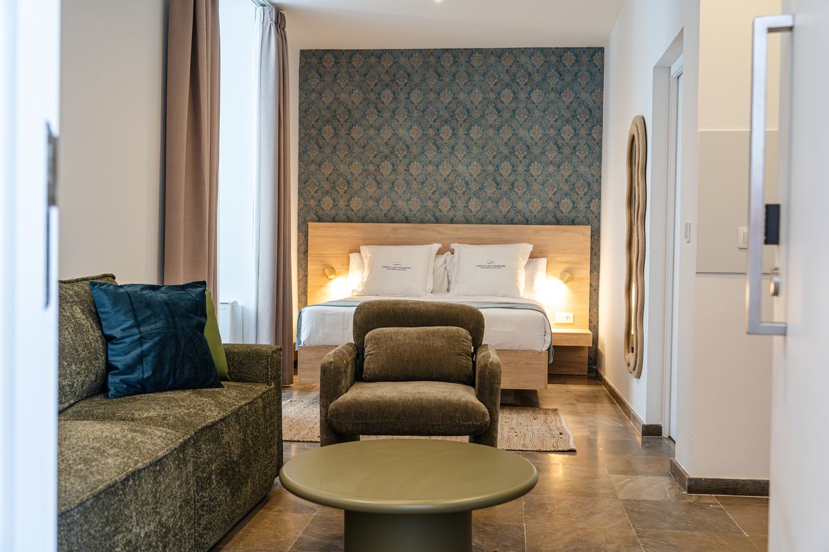Estudio El Semicírculo: cama doble y zona de estar