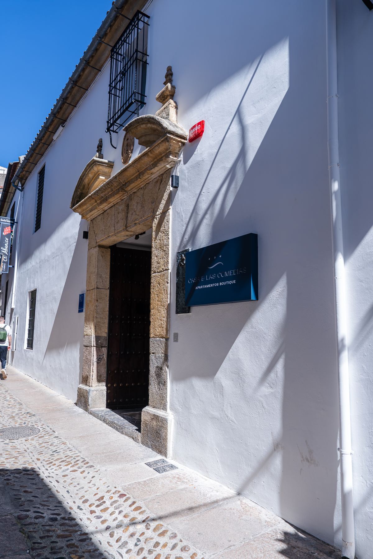 Fachada de la Casa de las Comedias en la calle Velázquez Bosco