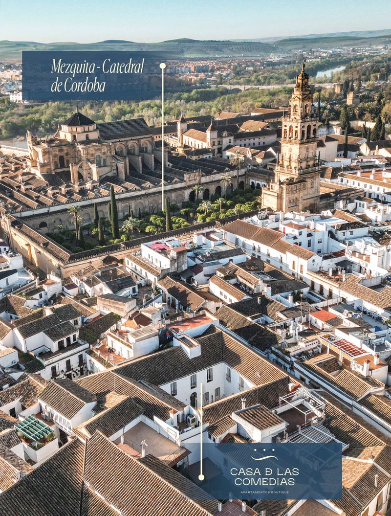 Vista aérea de la Judería con la Mezquita-Catedral y la Casa de las Comedias señaladas